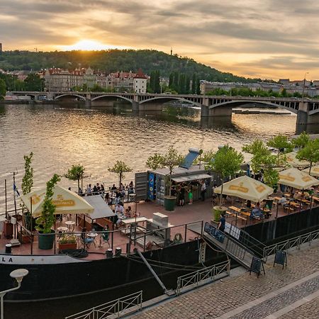 Cozy Homestay At Prague Main Station Ngoại thất bức ảnh