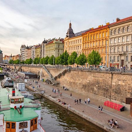 Cozy Homestay At Prague Main Station Ngoại thất bức ảnh