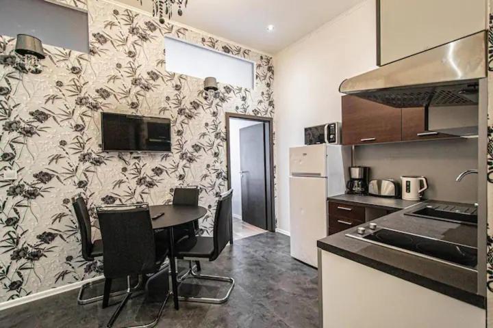Cozy Homestay At Prague Main Station Ngoại thất bức ảnh