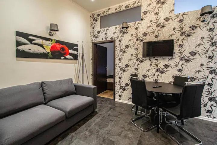 Cozy Homestay At Prague Main Station Ngoại thất bức ảnh