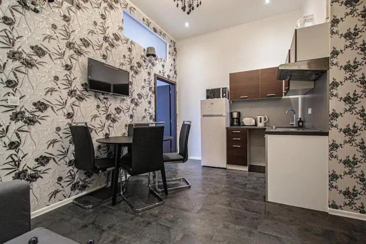 Cozy Homestay At Prague Main Station Ngoại thất bức ảnh