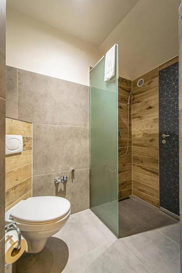Cozy Homestay At Prague Main Station Ngoại thất bức ảnh