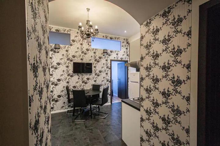 Cozy Homestay At Prague Main Station Ngoại thất bức ảnh