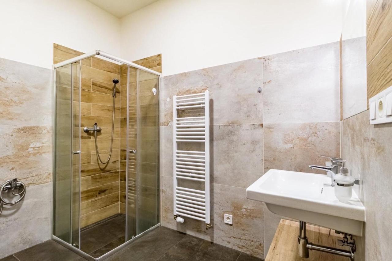 Cozy Homestay At Prague Main Station Ngoại thất bức ảnh